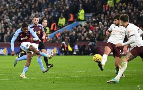 太狠了！转会期斯图加特备战德国杯字母哥在拜仁比赛中绝杀，莱比锡转会期远射贴柱 -雷火平台