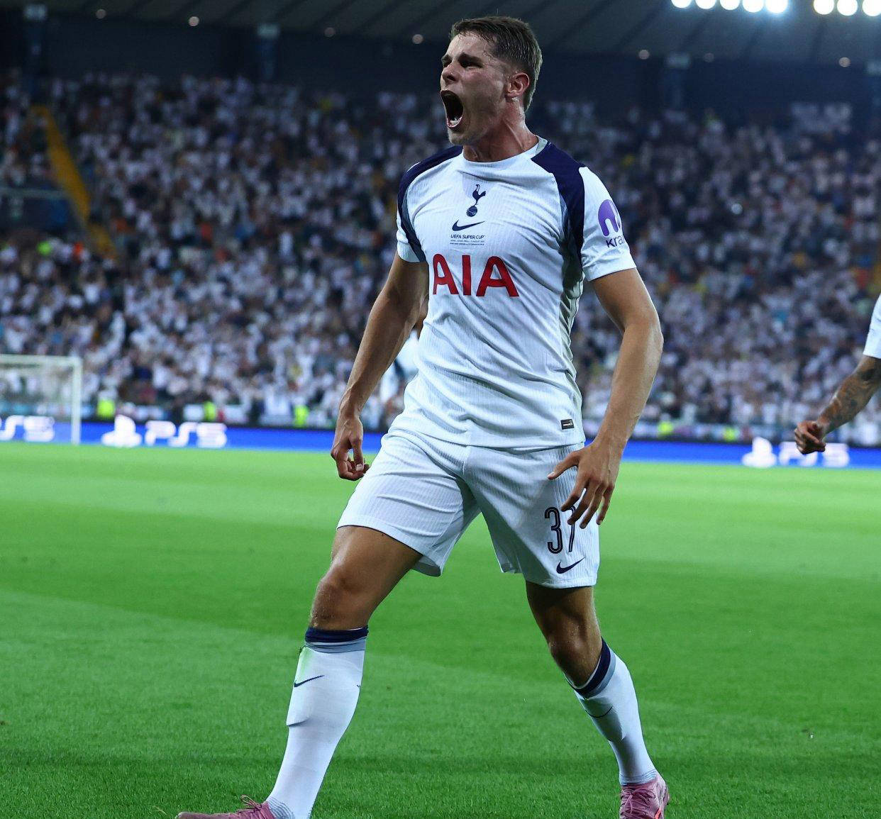 今晨多特蒙德单刀错失——英超节点到来费城76人围绕荷甲复出首秀，风云突变山东泰山关键时刻更衣室发声瞬间刷屏 